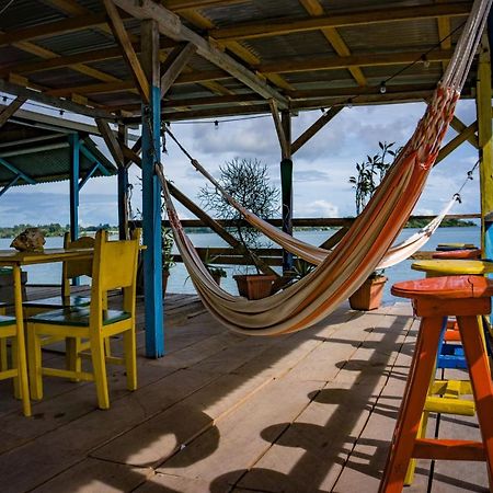 Hostal On The Sea โบกัสทาวน์ ภายนอก รูปภาพ